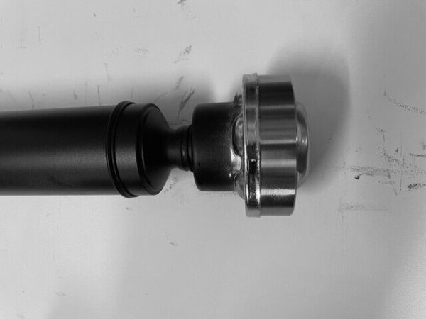 Land-Rover-Discovery-5-Brand-New-Rear-Propshaft-Replaces-OE-part-number-LR082554-185263772460-4