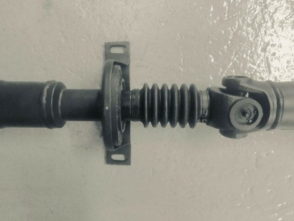 BRAND-NEW-VOLKSWAGEN-CRAFTER-PROPSHAFT-HEAVY-DUTY-CIRCLIP-UJS-2E0521101CB-185363718464-2